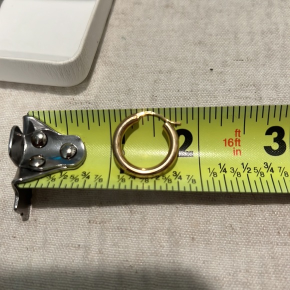 10K Resin Round Hoop Earrings - Picture 8 of 13